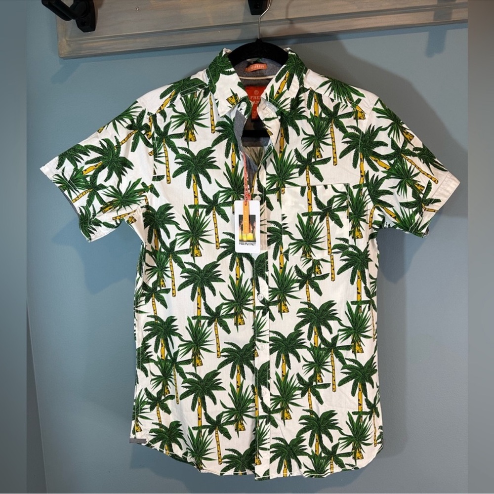 Free Planet Printed Poplin Short Sleeve Button Up Shirt in Tropical Palms Print
